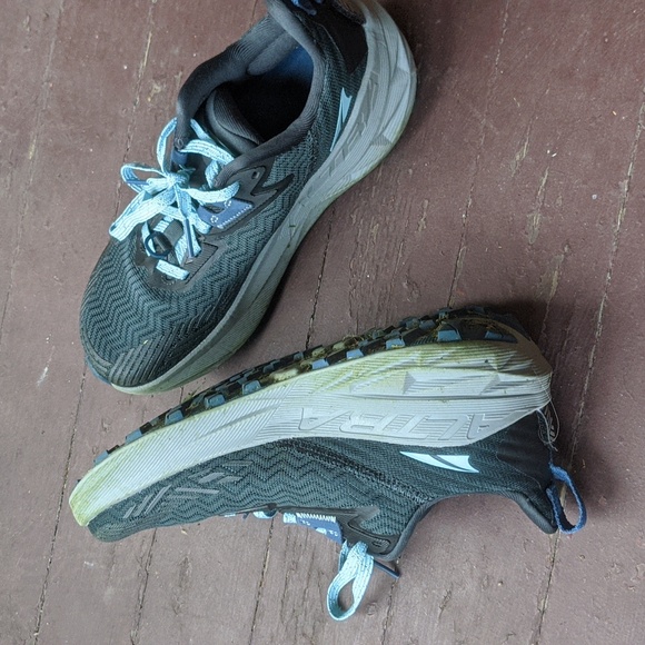 Altra Experience Wild women's sz7 trail shoe - Picture 2 of 4